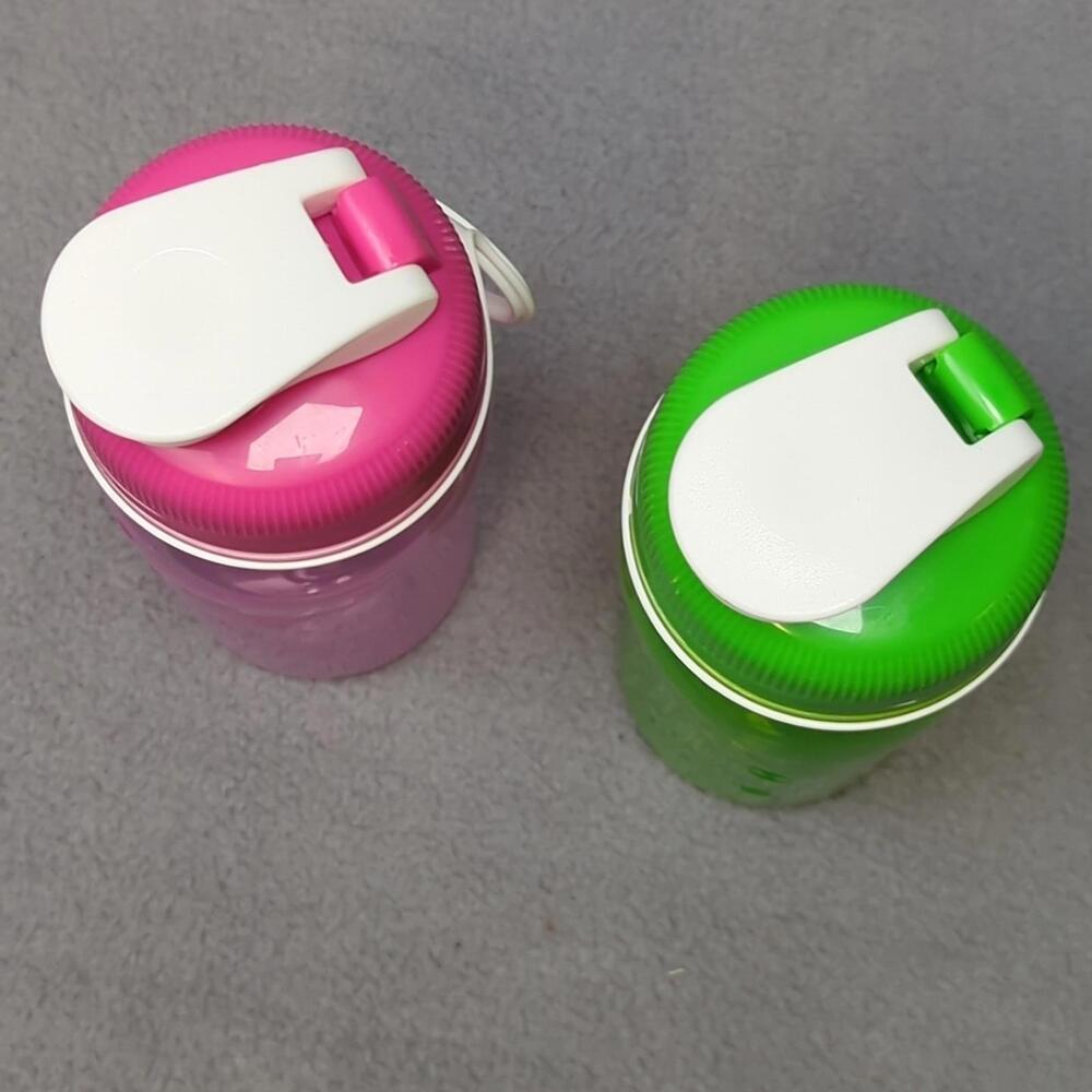 Set of 2 RUBBERMAID Chug Style Flip Top 14 oz. Plastic Drink Bottles 7M21 - Picture 2 of 7